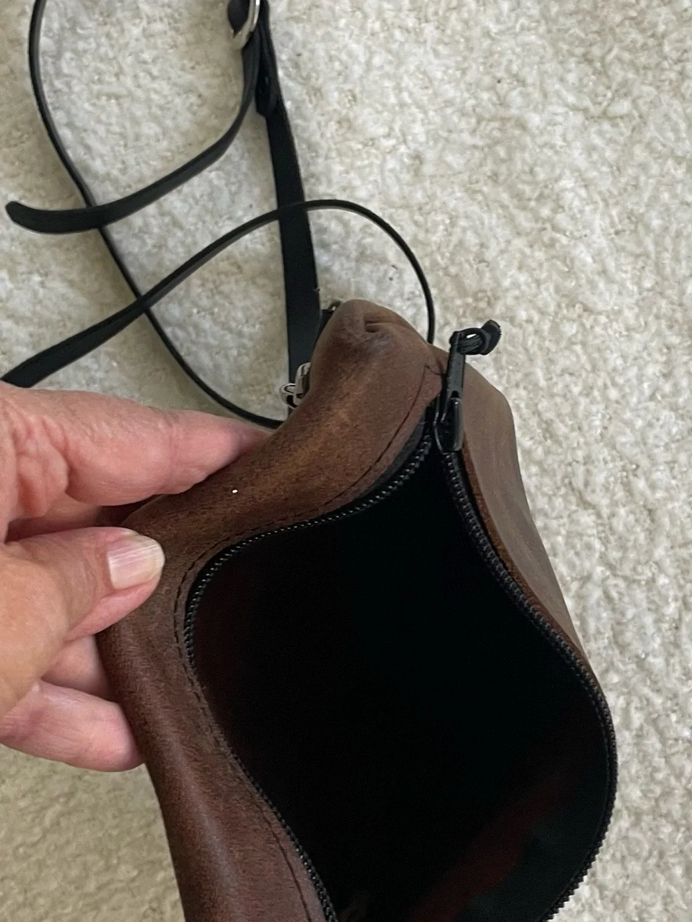 Men/Women Brown Leather Crossbody Bag - Classic Minimal Design